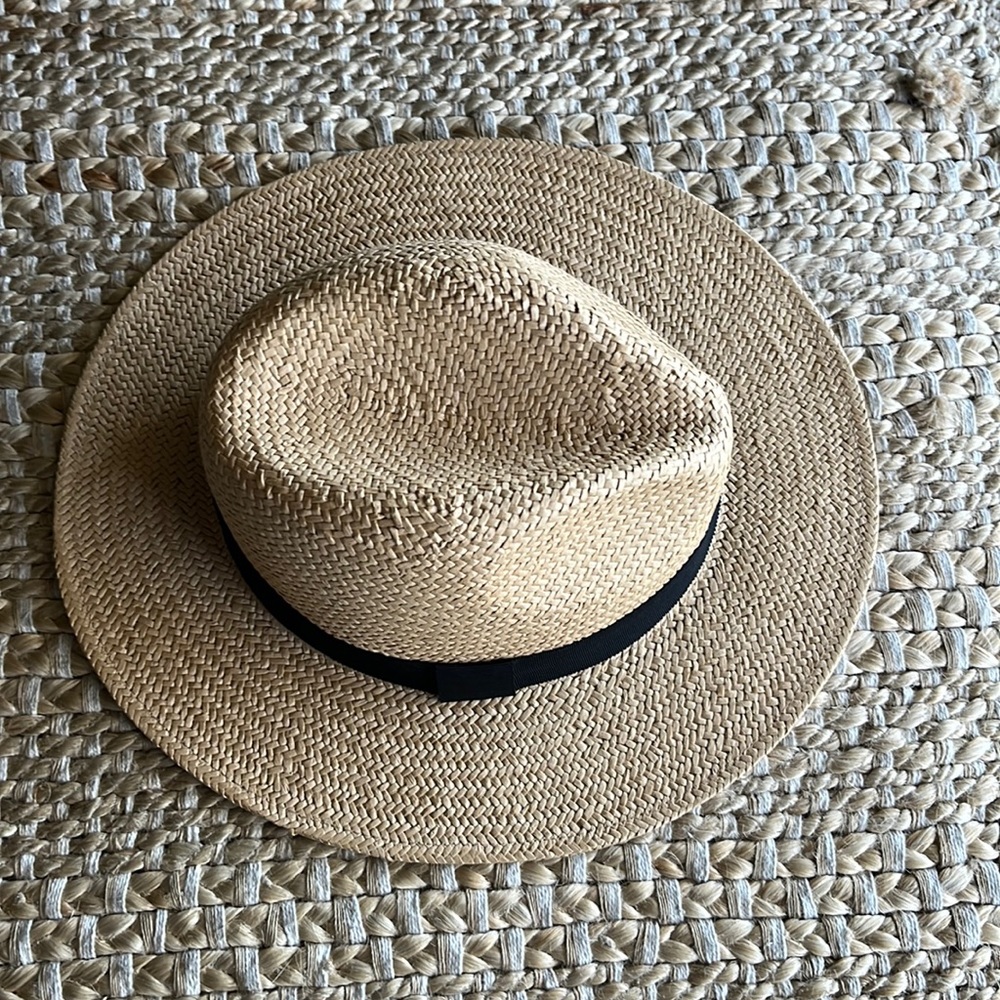 Banana republic hat. Brand new with tags